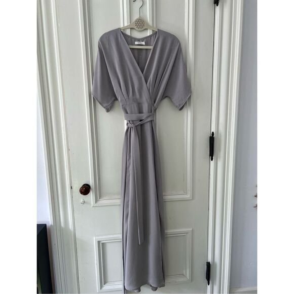Mod Ref light gray wrap maxi dress w/ deep v-neck  and short sleeves M - Picture 1 of 5